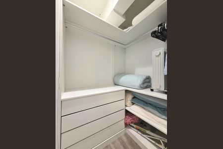 Apartamento à venda com 62m², 1 quarto e 1 vaga Apartamento à venda com 62m², 1 quarto e 1 vagaCloset da suíte