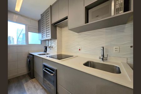 Cozinha de apartamento à venda com 1 quarto, 62m² em Vila Nova Conceição, São Paulo