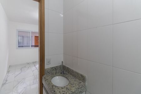 Banheiro de apartamento para alugar com 1 quarto, 40m² em Vila Mazzei, São Paulo
