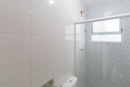 Banheiro de apartamento para alugar com 1 quarto, 40m² em Vila Mazzei, São Paulo
