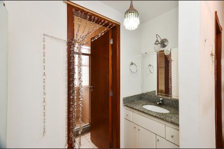 Apartamento à venda com 76m², 2 quartos e 1 vaga Apartamento à venda com 76m², 2 quartos e 1 vagaBanheiro Social
