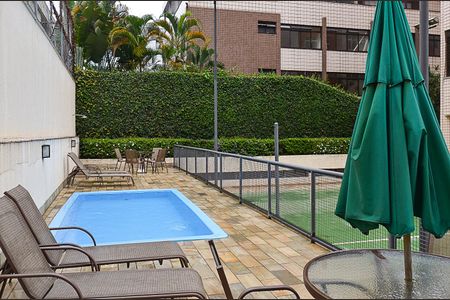 Apartamento à venda com 76m², 2 quartos e 1 vaga Apartamento à venda com 76m², 2 quartos e 1 vagaÁrea comum - Piscina