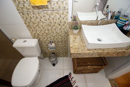 Apartamento à venda com 76m², 3 quartos e 1 vaga Apartamento à venda com 76m², 3 quartos e 1 vagaBanheiro Social