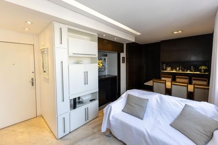 Sala de TV de apartamento para alugar com 2 quartos, 72m² em Santo Antônio, Belo Horizonte