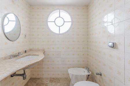 Apartamento para alugar com 133m², 3 quartos e sem vagaBanheiro da Suíte
