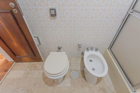Apartamento para alugar com 133m², 3 quartos e sem vagaBanheiro