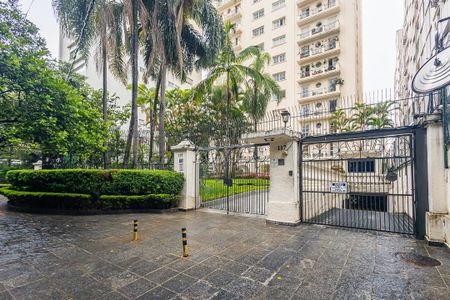 Apartamento para alugar com 133m², 3 quartos e sem vagaFachada