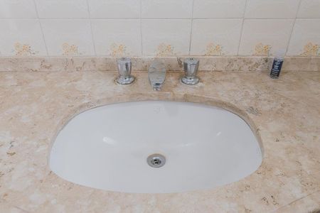 Apartamento para alugar com 133m², 3 quartos e sem vagaBanheiro da Suíte