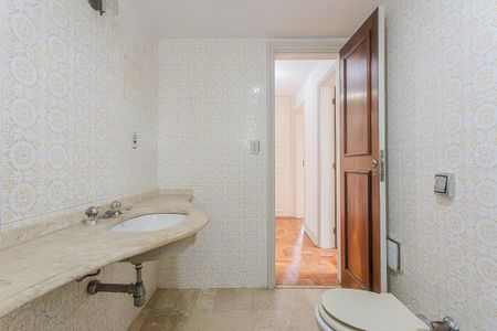 Apartamento para alugar com 133m², 3 quartos e sem vagaBanheiro