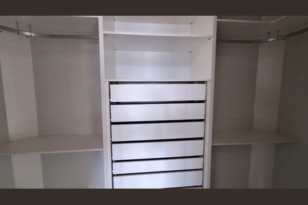 Apartamento para alugar com 71m², 3 quartos e 2 vagas Apartamento para alugar com 71m², 3 quartos e 2 vagasCloset