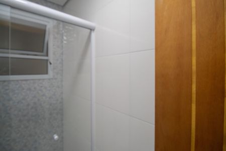 Banheiro de apartamento à venda com 2 quartos, 40m² em Vila Mazzei, São Paulo