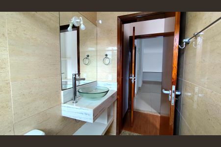 Casa de condomínio para alugar com 230m², 3 quartos e 4 vagas Casa de condomínio para alugar com 230m², 3 quartos e 4 vagasBanheiro da Suíte 3