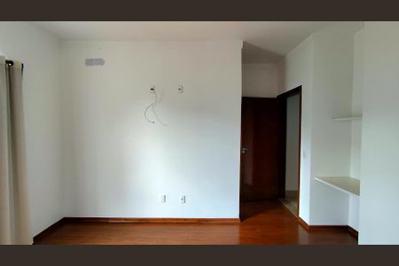 Casa de condomínio para alugar com 230m², 3 quartos e 4 vagas Casa de condomínio para alugar com 230m², 3 quartos e 4 vagasSuíte 3