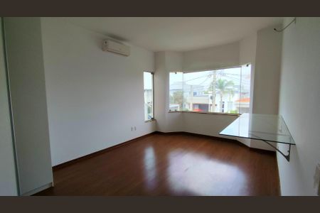 Casa de condomínio para alugar com 230m², 3 quartos e 4 vagas Casa de condomínio para alugar com 230m², 3 quartos e 4 vagasSuíte