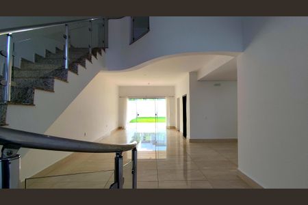 Casa de condomínio para alugar com 230m², 3 quartos e 4 vagas Casa de condomínio para alugar com 230m², 3 quartos e 4 vagasSala