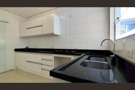 Casa de condomínio para alugar com 230m², 3 quartos e 4 vagas Casa de condomínio para alugar com 230m², 3 quartos e 4 vagasCozinha