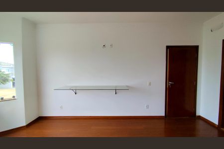 Casa de condomínio para alugar com 230m², 3 quartos e 4 vagas Casa de condomínio para alugar com 230m², 3 quartos e 4 vagasSuíte