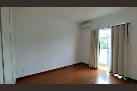 Casa de condomínio para alugar com 230m², 3 quartos e 4 vagas Casa de condomínio para alugar com 230m², 3 quartos e 4 vagasSuíte 3