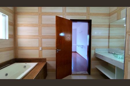 Casa de condomínio para alugar com 230m², 3 quartos e 4 vagas Casa de condomínio para alugar com 230m², 3 quartos e 4 vagasBanheiro da Suíte