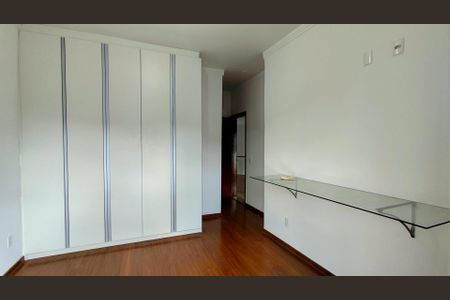 Casa de condomínio para alugar com 230m², 3 quartos e 4 vagas Casa de condomínio para alugar com 230m², 3 quartos e 4 vagasSuíte 2