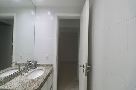 Apartamento para alugar com 125m², 3 quartos e 2 vagas Apartamento para alugar com 125m², 3 quartos e 2 vagasBanheiro Social