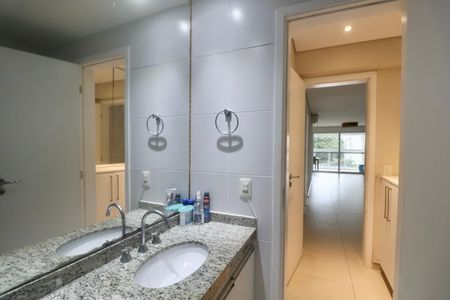 Apartamento para alugar com 125m², 3 quartos e 2 vagas Apartamento para alugar com 125m², 3 quartos e 2 vagasBanheiro Suíte