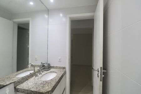 Apartamento para alugar com 125m², 3 quartos e 2 vagas Apartamento para alugar com 125m², 3 quartos e 2 vagasBanheiro Social