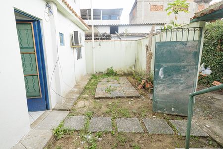 Casa para alugar com 70m², 2 quartos e sem vagaQuintal