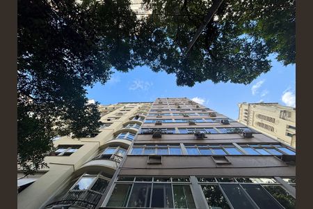 Apartamento para alugar com 95m², 3 quartos e 1 vaga Apartamento para alugar com 95m², 3 quartos e 1 vagaFachada