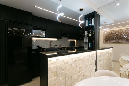 Apartamento à venda com 54m², 2 quartos e 1 vaga Apartamento à venda com 54m², 2 quartos e 1 vagaCozinha
