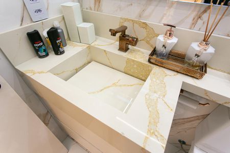 Apartamento à venda com 54m², 2 quartos e 1 vaga Apartamento à venda com 54m², 2 quartos e 1 vagaBanheiro da Suite