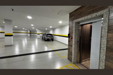 Apartamento à venda com 101m², 2 quartos e 2 vagas Apartamento à venda com 101m², 2 quartos e 2 vagasGaragem