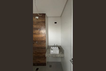 Apartamento à venda com 101m², 2 quartos e 2 vagas Apartamento à venda com 101m², 2 quartos e 2 vagasBanheiro da Suíte