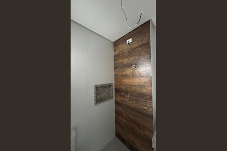 Apartamento à venda com 101m², 2 quartos e 2 vagas Apartamento à venda com 101m², 2 quartos e 2 vagasBanheiro da Suíte