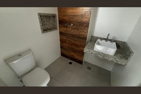Apartamento à venda com 101m², 2 quartos e 2 vagas Apartamento à venda com 101m², 2 quartos e 2 vagasBanheiro da Suíte