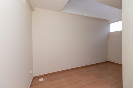 Casa para alugar com 70m², 1 quarto e 3 vagas Casa para alugar com 70m², 1 quarto e 3 vagasQuintal Coberto