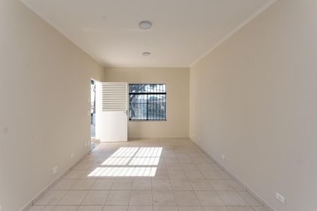 Casa para alugar com 70m², 2 quartos e 3 vagas Casa para alugar com 70m², 2 quartos e 3 vagasSala