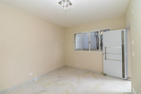 Casa para alugar com 70m², 1 quarto e 3 vagas Casa para alugar com 70m², 1 quarto e 3 vagasSala