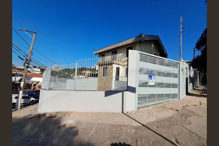 Casa para alugar com 70m², 2 quartos e 3 vagas Casa para alugar com 70m², 2 quartos e 3 vagasFachada