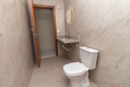 Banheiro de casa para alugar com 1 quarto, 70m² em Lapa, São Paulo