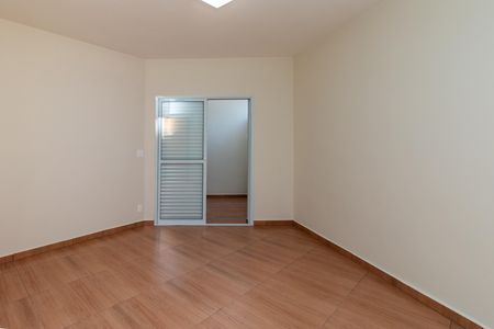 Casa para alugar com 70m², 1 quarto e 3 vagas Casa para alugar com 70m², 1 quarto e 3 vagasQuarto