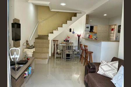 Sala de casa para alugar com 3 quartos, 110m² em Unamar, Cabo Frio