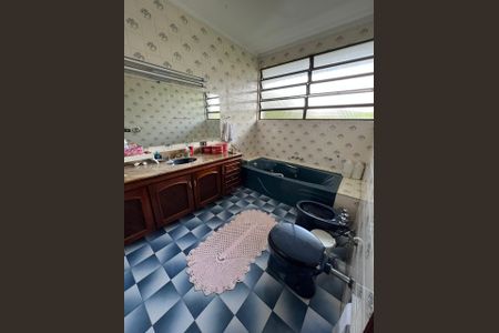 Casa à venda com 940m², 10 quartos e 9 vagasBanheiro