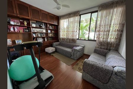 Casa à venda com 940m², 10 quartos e 9 vagasQuarto