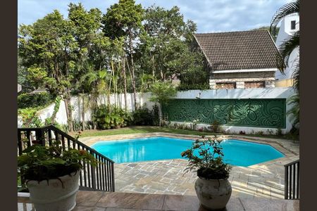 Casa à venda com 940m², 10 quartos e 9 vagasÁrea externa