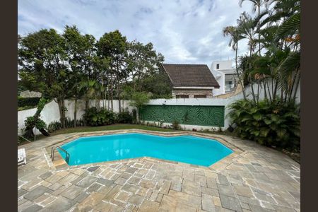 Casa à venda com 940m², 10 quartos e 9 vagasÁrea externa