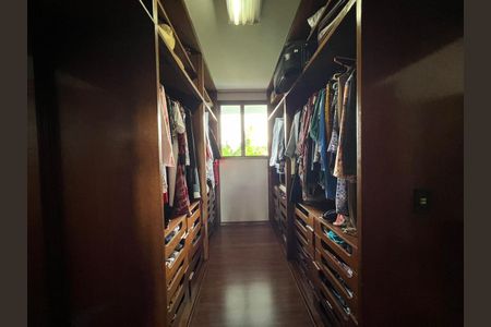 Casa à venda com 940m², 10 quartos e 9 vagascloset