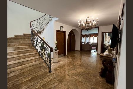 Casa à venda com 940m², 10 quartos e 9 vagasSala
