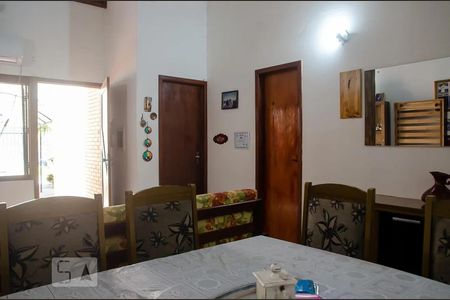 Casa à venda com 70m², 2 quartos e sem vaga Casa à venda com 70m², 2 quartos e sem vagaSala