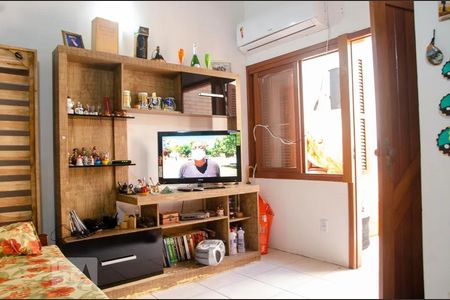 Casa à venda com 70m², 2 quartos e sem vaga Casa à venda com 70m², 2 quartos e sem vagaSala